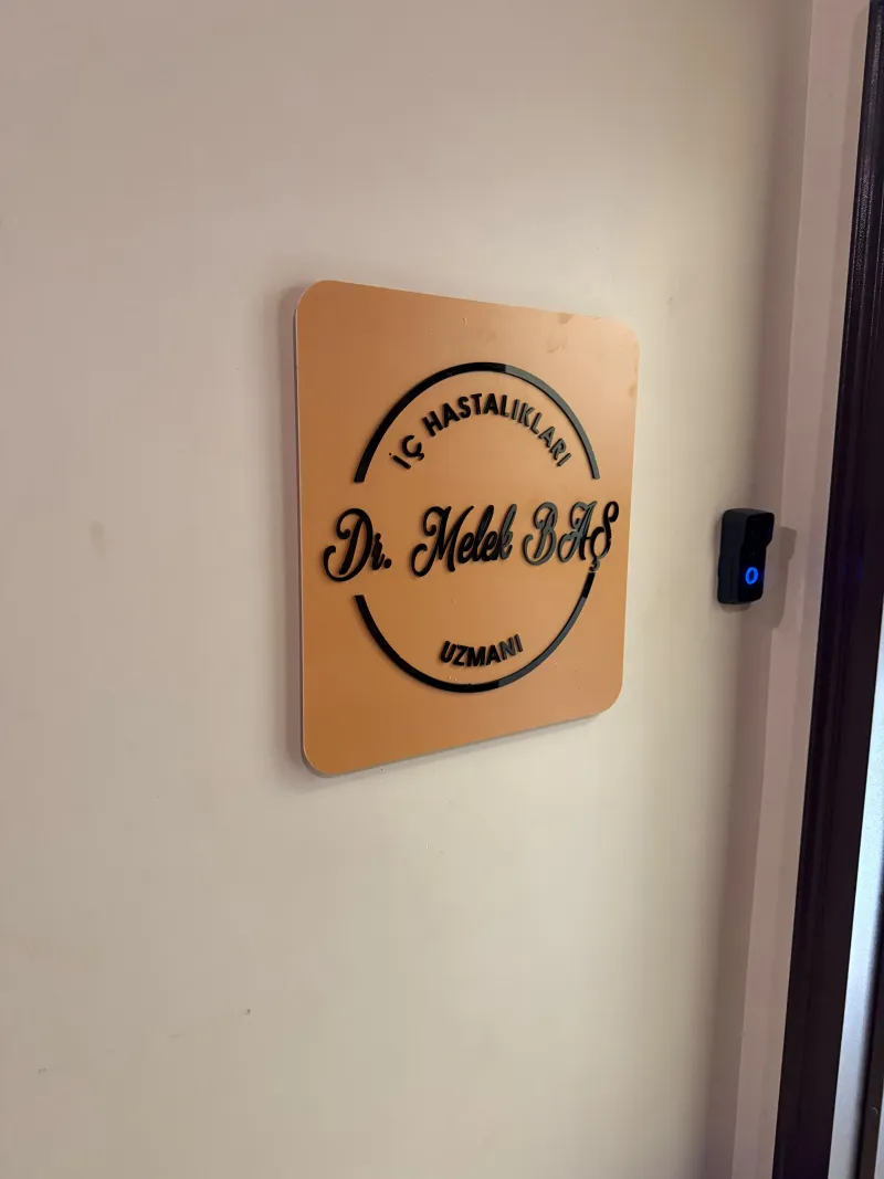 Dr. Melek Baş Pleksi kapı tabelası — Keşan Reklam Tabela