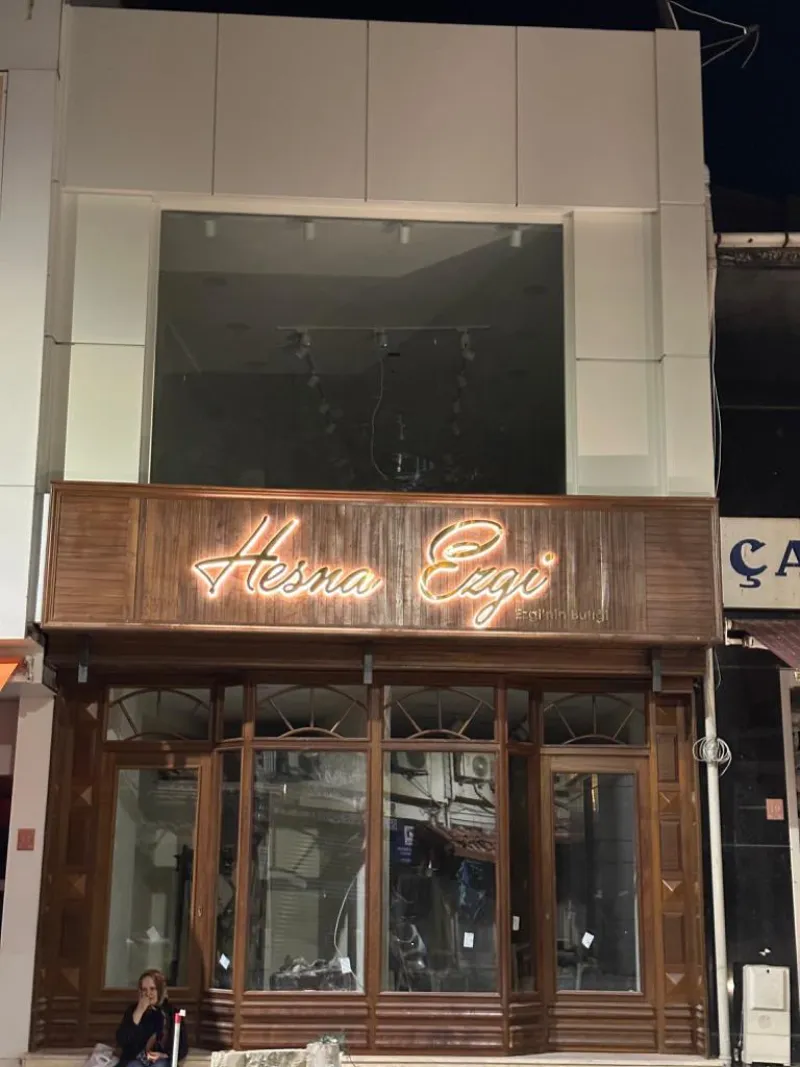 Hesna Ezgi Arkadan aydınlatmalı ferforje — Keşan Reklam Tabela