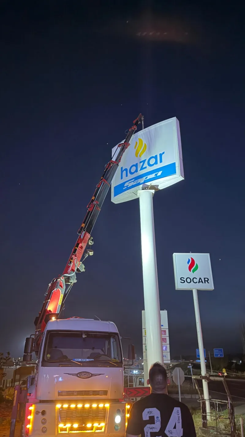 Socar / Hazar Totem · gece montajı — Keşan Reklam Tabela