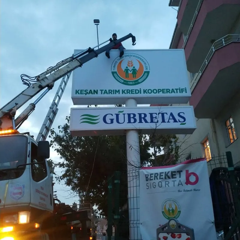 Tarım Kredi · Gübretaş Çift katlı ışıklı totem — Keşan Reklam Tabela