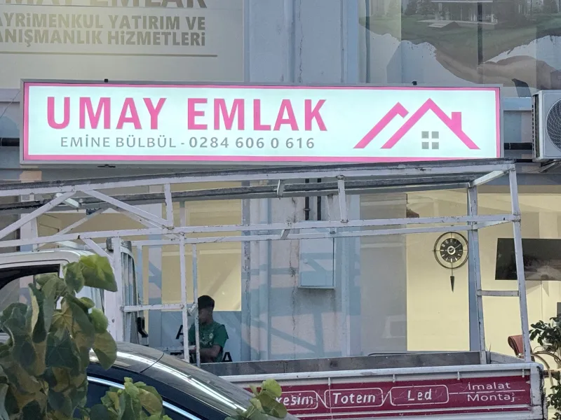 Umay Emlak Işıklı kutu tabela — Keşan Reklam Tabela